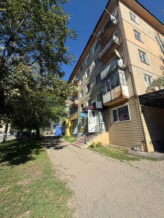 Продам 2х комнатную с балконом