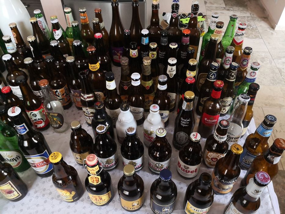 Колекция от 200 бирени бутилки