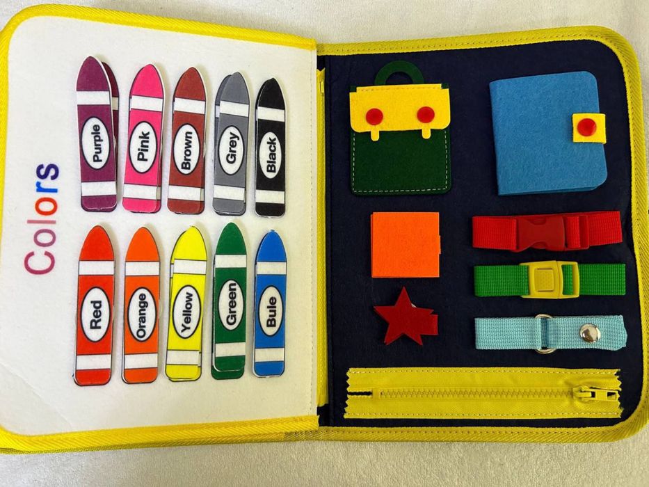 Busy book montessori