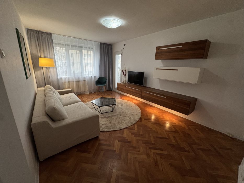 Apartament de închiriat | PF | 3 camere | Podu Ros | AC | Centrala