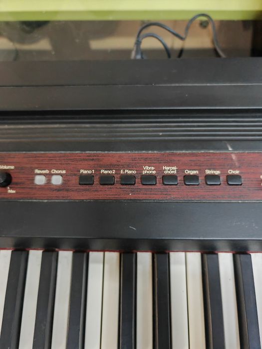 Дигитално пияно Roland EP-77