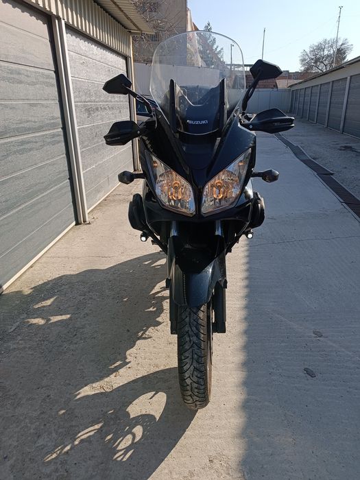 Vând Suzuki V-Storm DL 650+ Cadou