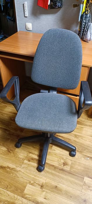 Офисный стол + стул