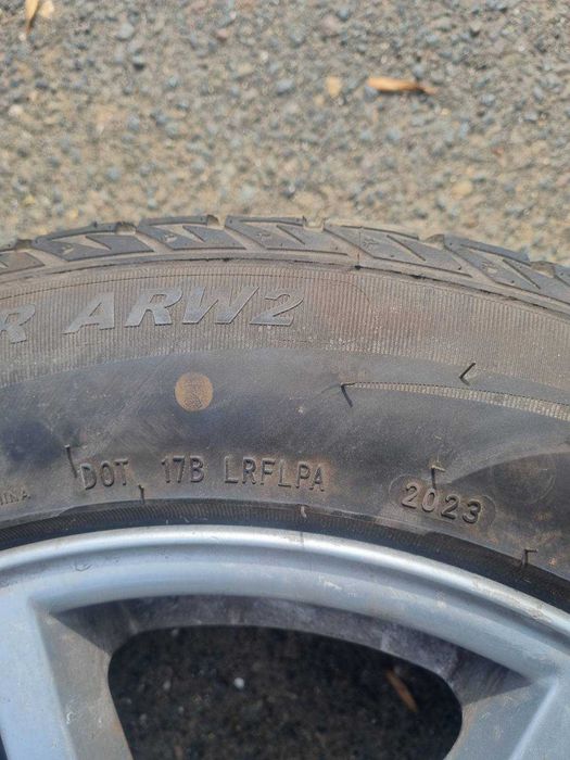 Гуми с джанти BMW X3 235/55/17 DOT 2023 почти нови