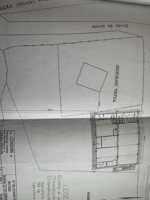 Vând în zona Kaufland clădire P+1 , teren 2000 mp