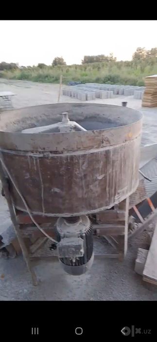 Шлака блок аппарат сотилади янги.