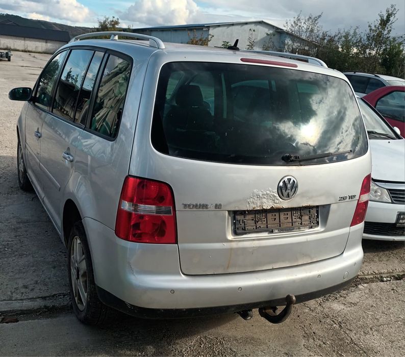 Dezmembrez volkswagen touran 2.0 tdi bkd