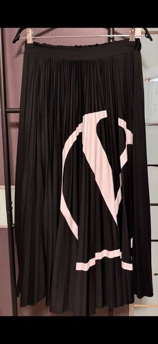 Черна пола Valentino