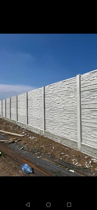 Gard din plăci și stâlpi prefabricate din beton armat și serviciu mont