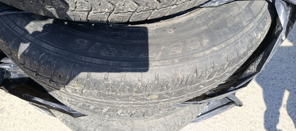 Продам автошины на Ниву