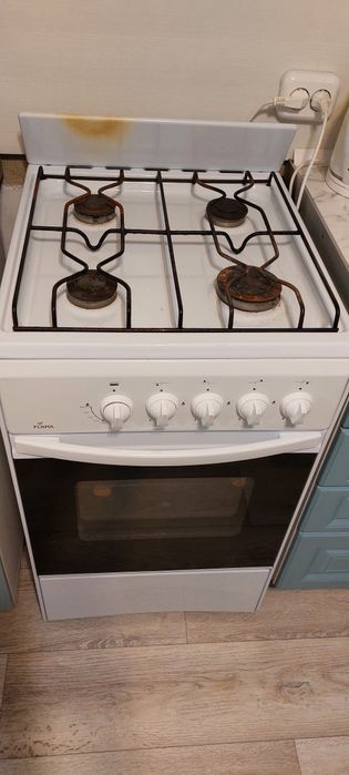 Продам газ плиту