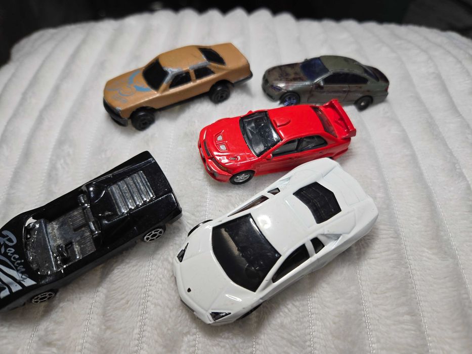 Лот метални колички за 10 лв.