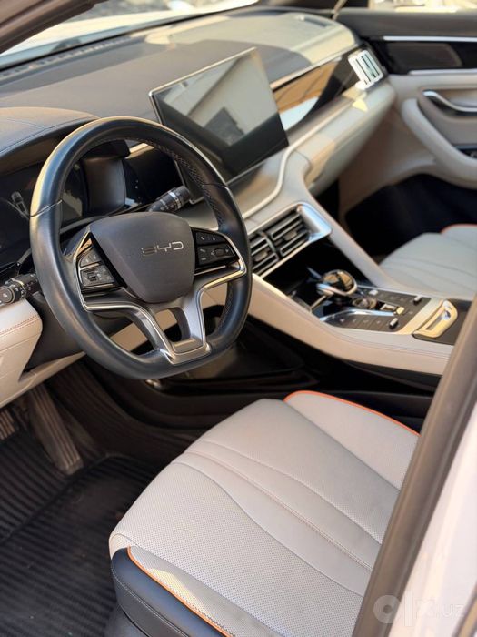 Byd songplus tozaa moshina yaxshi xolatda