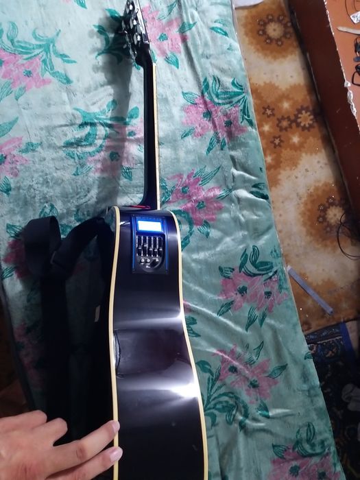 Akustik gitara razmer 41