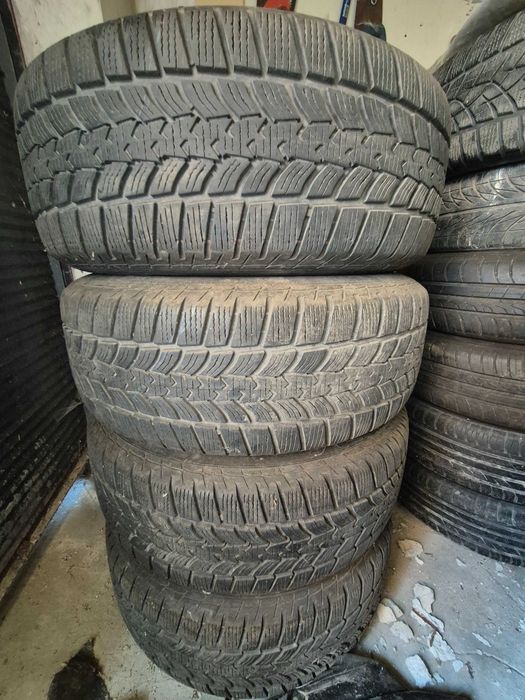 Алуминиеви джанти с гуми на един сезон за Land Rover Freelander2,7.5jET55.Размер235/65R17.Цена 400€+кожена кора за багажник 100€.тел0878979313