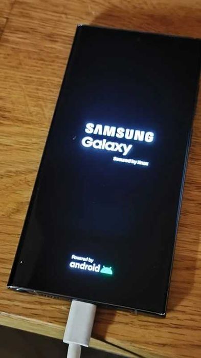 Samsung Galaxy 23 Ultra cu S Pen