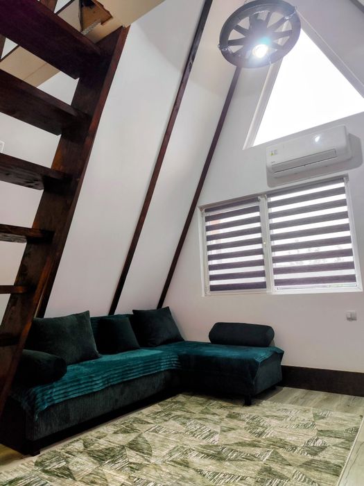 Cabană A-frame cu ciubăr de inchiriat