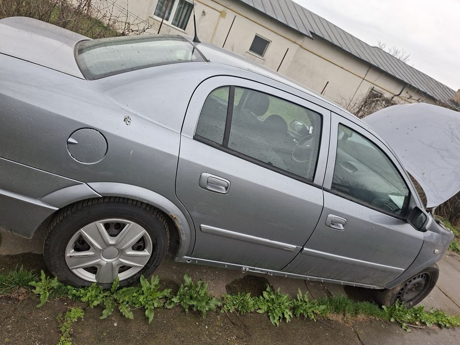 Vand piese Opel Astra G.