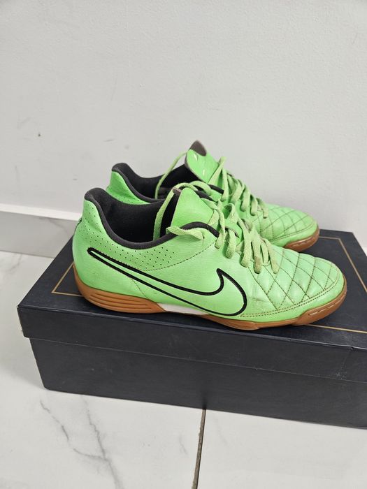 Ghete fotbal sală Nike Tiempo sintetic