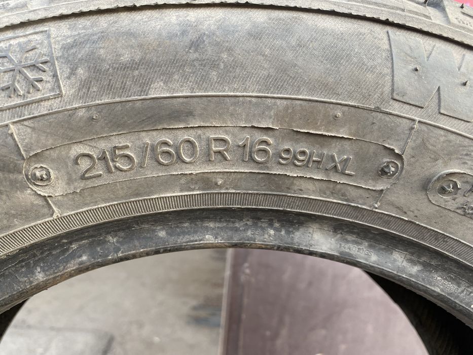 Зимние шины 215/60/16r