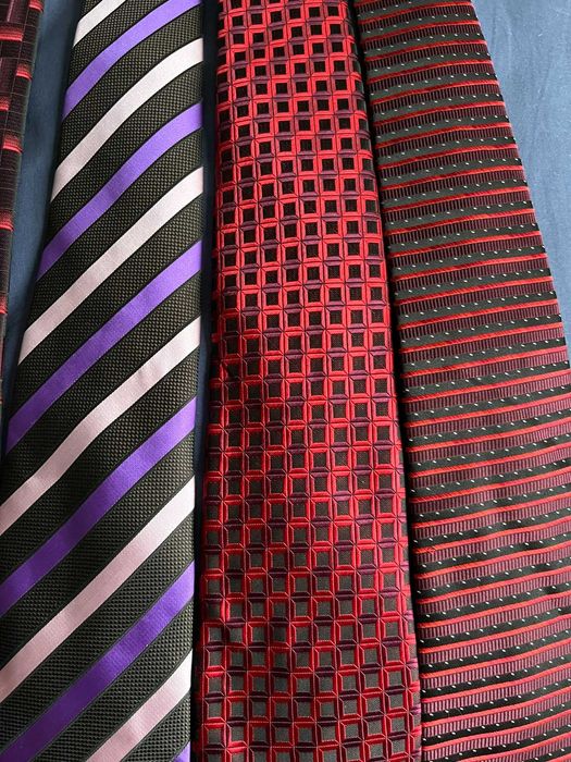 Продавам чисто нови маркови вратовръзки