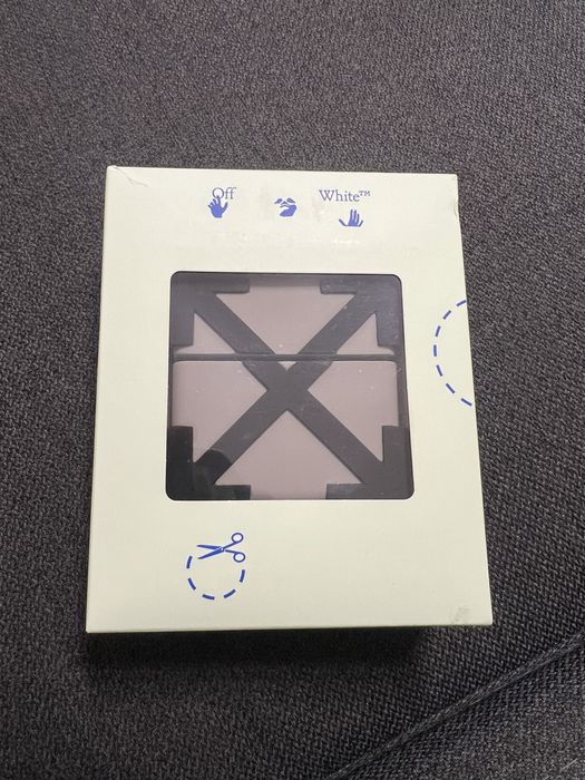 Husa Off-White Airpods 3