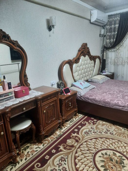 Srochno sagbon perekroska 4 xona sotladi