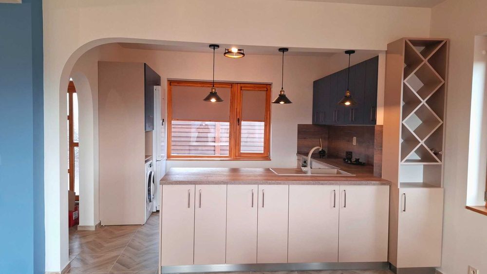 Масивна двуетажна къща в близост до Пловдив от собственик