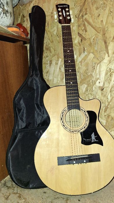 Гитара акустическая