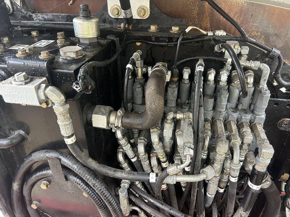 Miniexcavator bobcat takeuchi tb230