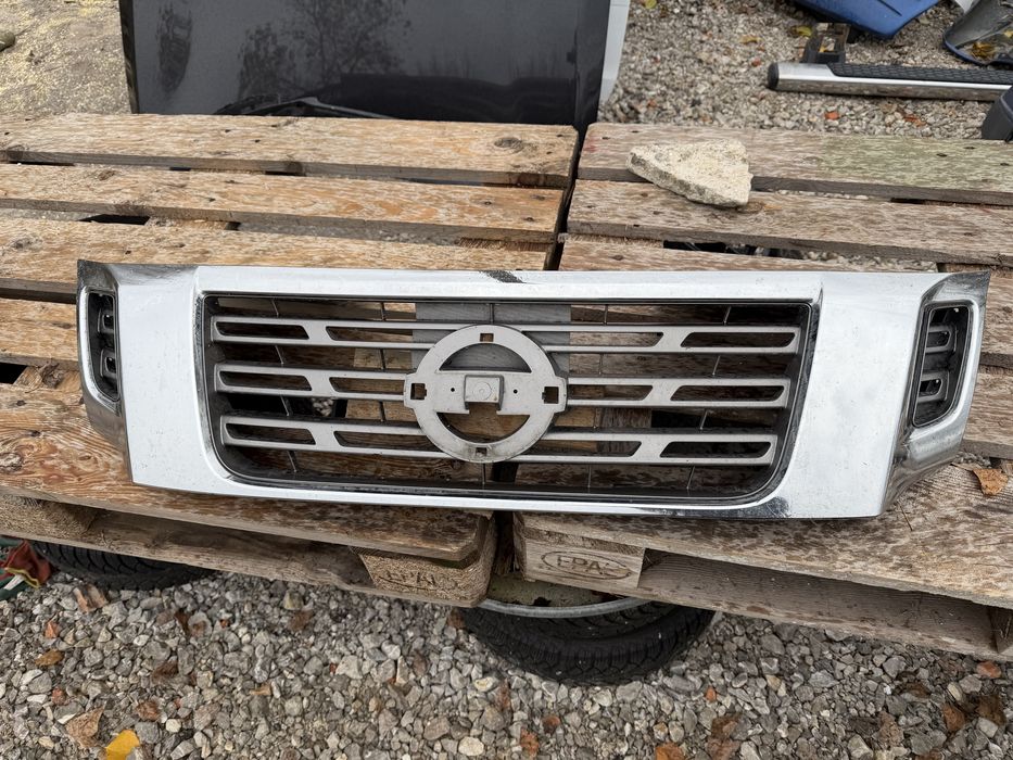 Решетка Nissan Navara