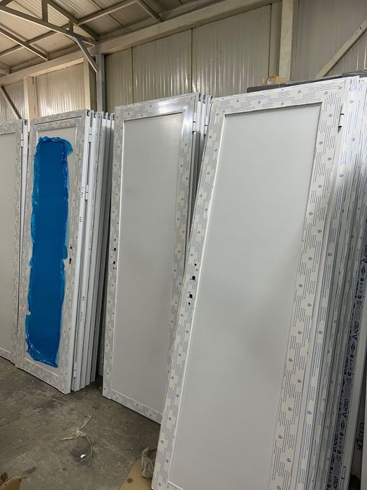 Алуминиеви врати  за баня в НАЛИЧНОСТ