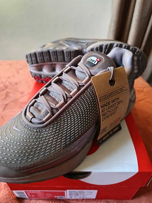 Чисто нови маратонки