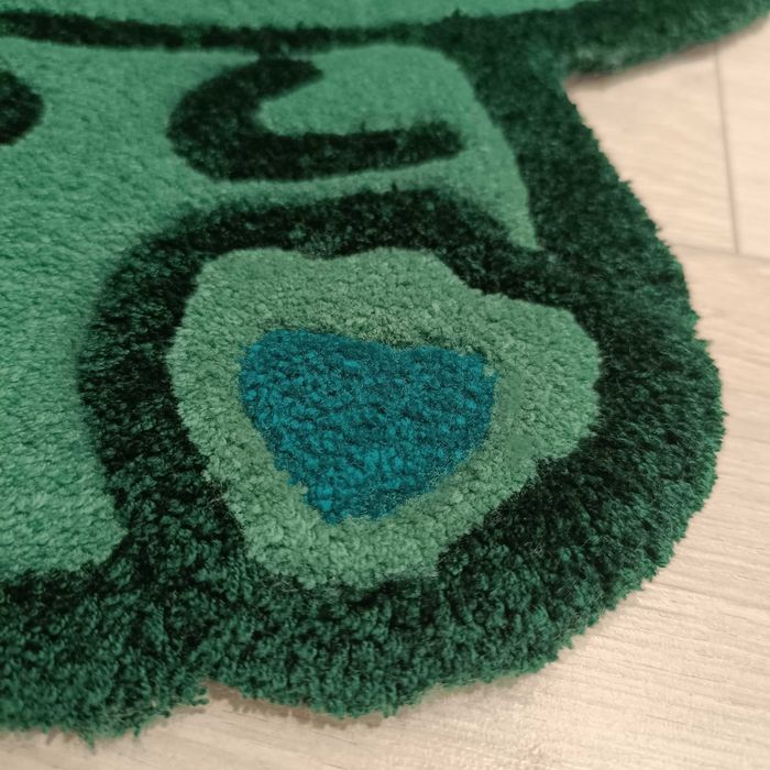 Ковёр ручной работы Динозаврик в технике тафтинг