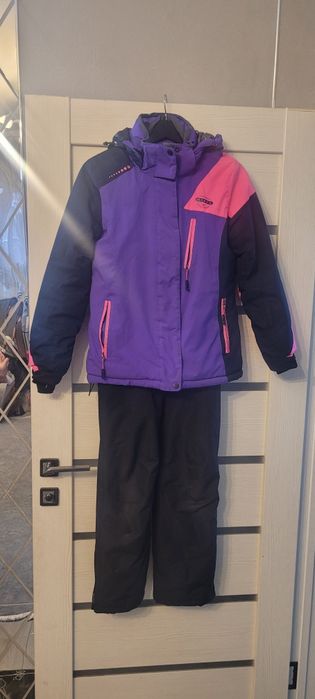 Горнолыжный костюм на девочку