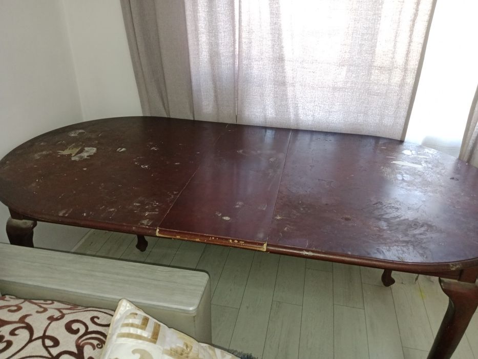Продаю дубовый стол самовывоз