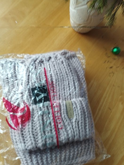 Набор шапка  и снуд