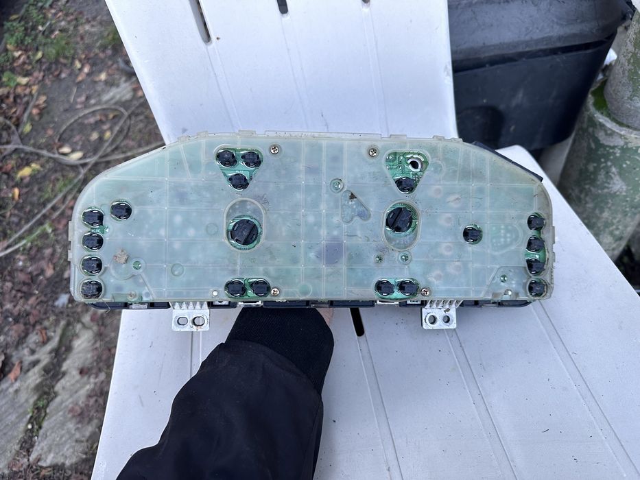 Километраж Mazda 323F 1998Година