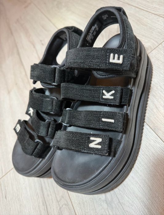 Sandale Nike marimea 36,5