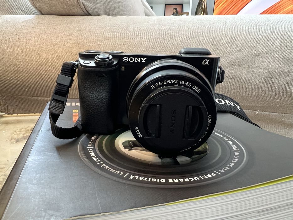 Sony a6000 + obiectiv 16-50 f/3.5-5.6 + obiectiv 55-210 f/4.5-6.3