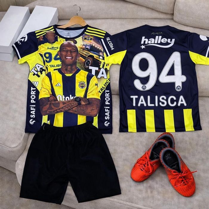 Детски футболни екипи