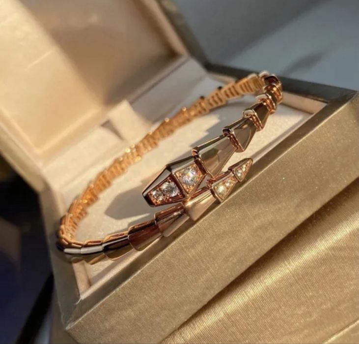 Bvlgari гривни.