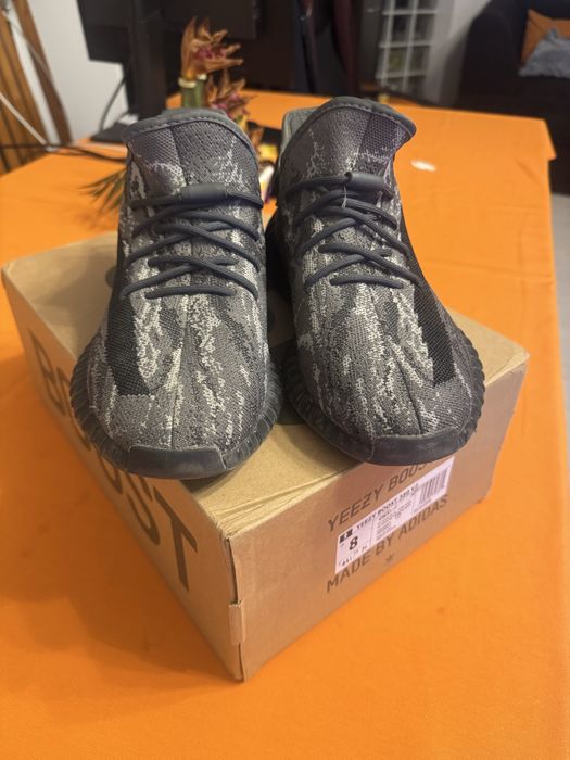 Yeezy Boost V2 Dark Salt
