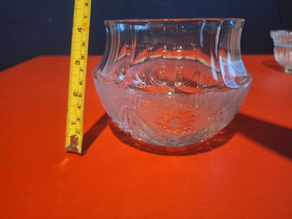 Красиви изделия от кристал и стъкло.