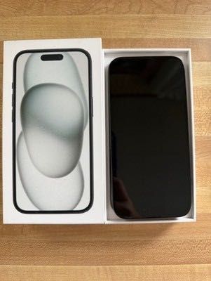 Продавам iPhone 15, 128gb