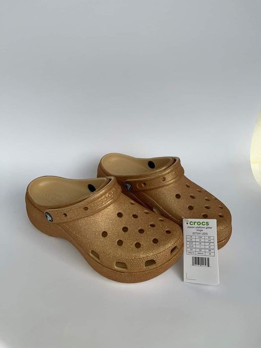 Златен crocs comfort