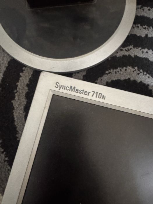 Продается мониторы