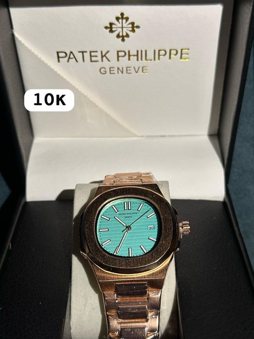 Продам часы новыйе брендовый  с чехлом