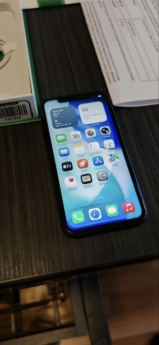Iphone 11   baterie 100% neverlocked Garanție 2 ani