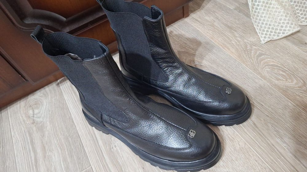 Продам женскую обувь